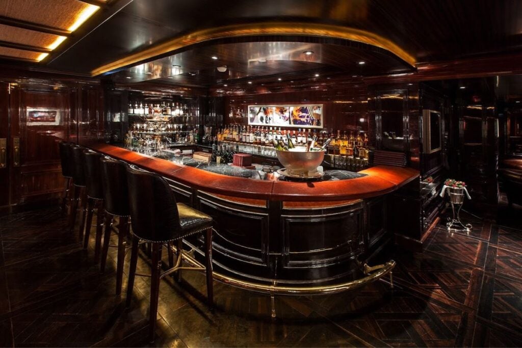best bars in Tsim Sha Tsui