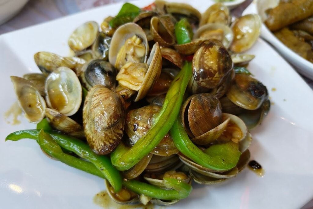 The best dai pai dongs in Hong Kong for the ultimate wok hei flavours 8 the best dai pai dongs hong kong cantonese food street eating Chan Kan Kee