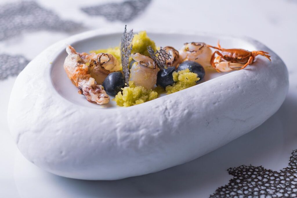 The best restaurants in Admiralty for business lunches and luxurious dinners 13 The best restaurants in Admiralty for business lunches and luxurious dinners AMMO
