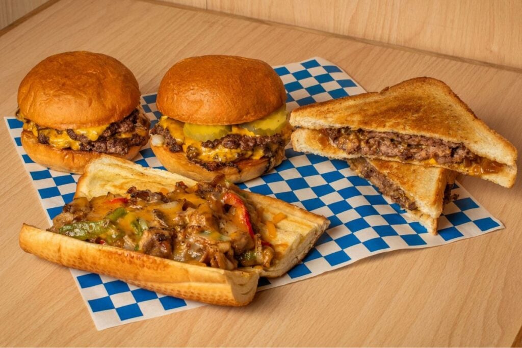 The best restaurants in Sheung Wan: quick lunches, long dinners, and fancy menus 4 best restaurants Sheung Wan big pink burgers