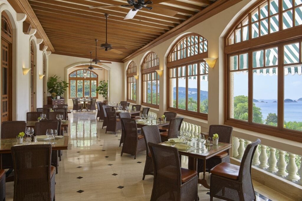 The Verandah Repulse Bay interior